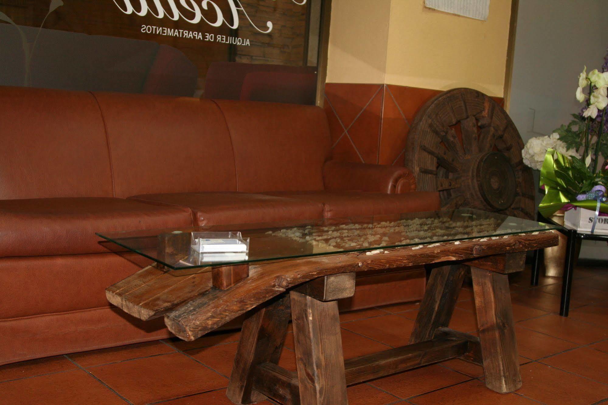 Alojamientos Acella بنبلونة المظهر الخارجي الصورة